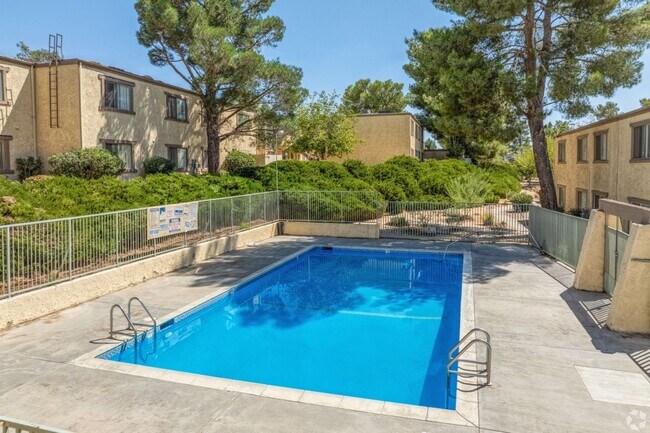 Building Photo - 16358 Pebble Beach Dr