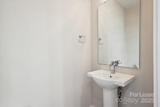 Building Photo - 4528 Radler Ct