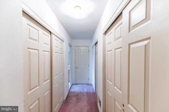 Building Photo - 908 Holly Ct