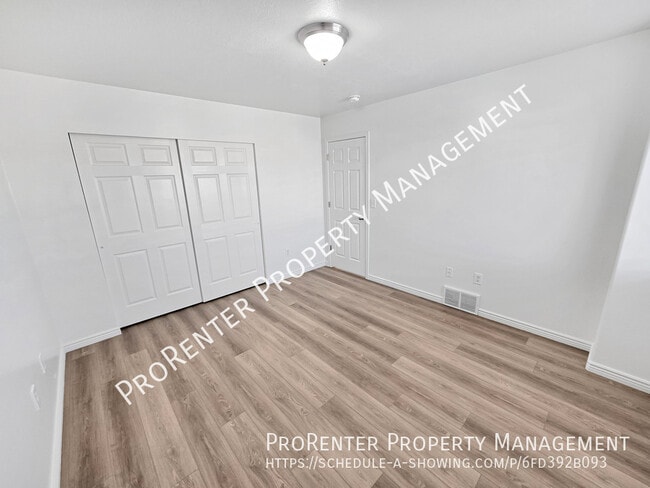 Building Photo - 652 W 800 N