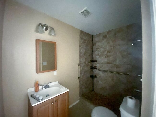 Building Photo - Adorable 2 bedroom 1 bath near Confluence ...