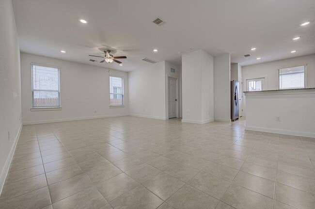 Building Photo - 424 Bristlecone Bend