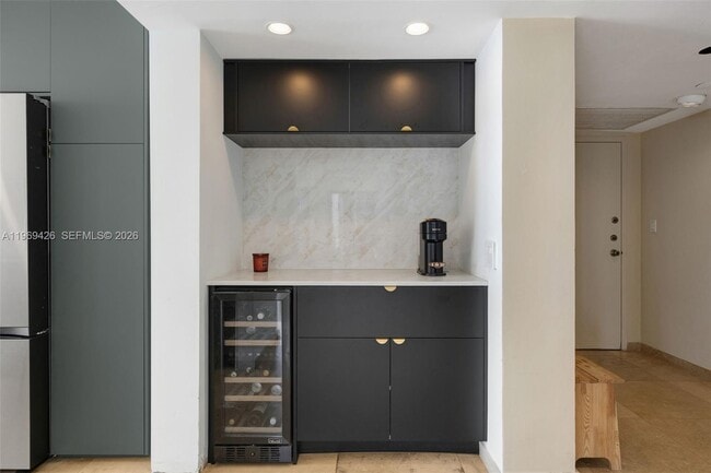 Building Photo - 1915 Brickell Ave