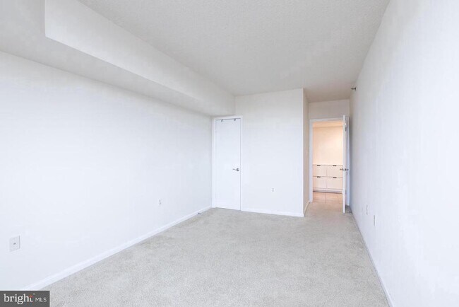 Building Photo - 1001 N Randolph St