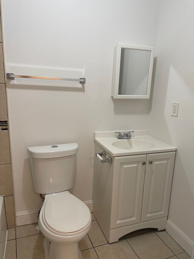 Building Photo - Beautiful Remodel - Baltimore