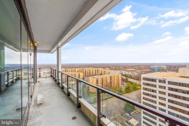 Building Photo - 1650 Silver Hill Dr