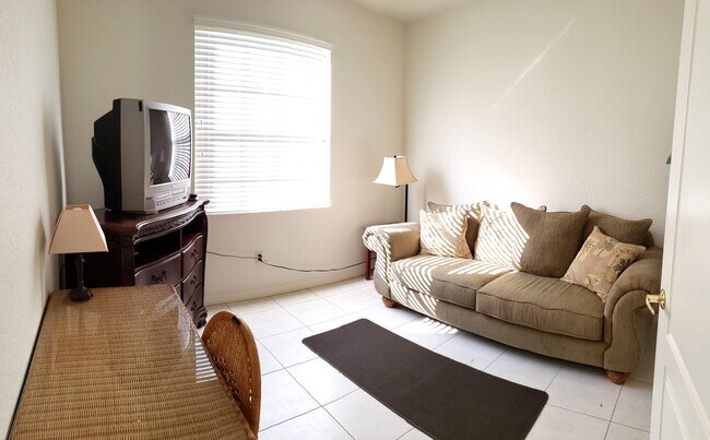 Building Photo - 4430 Corso Venetia Blvd
