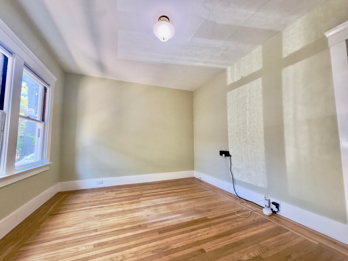 Building Photo - 2309 Derby St