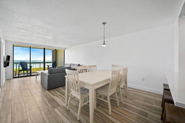 Building Photo - 9940 S Ocean Dr