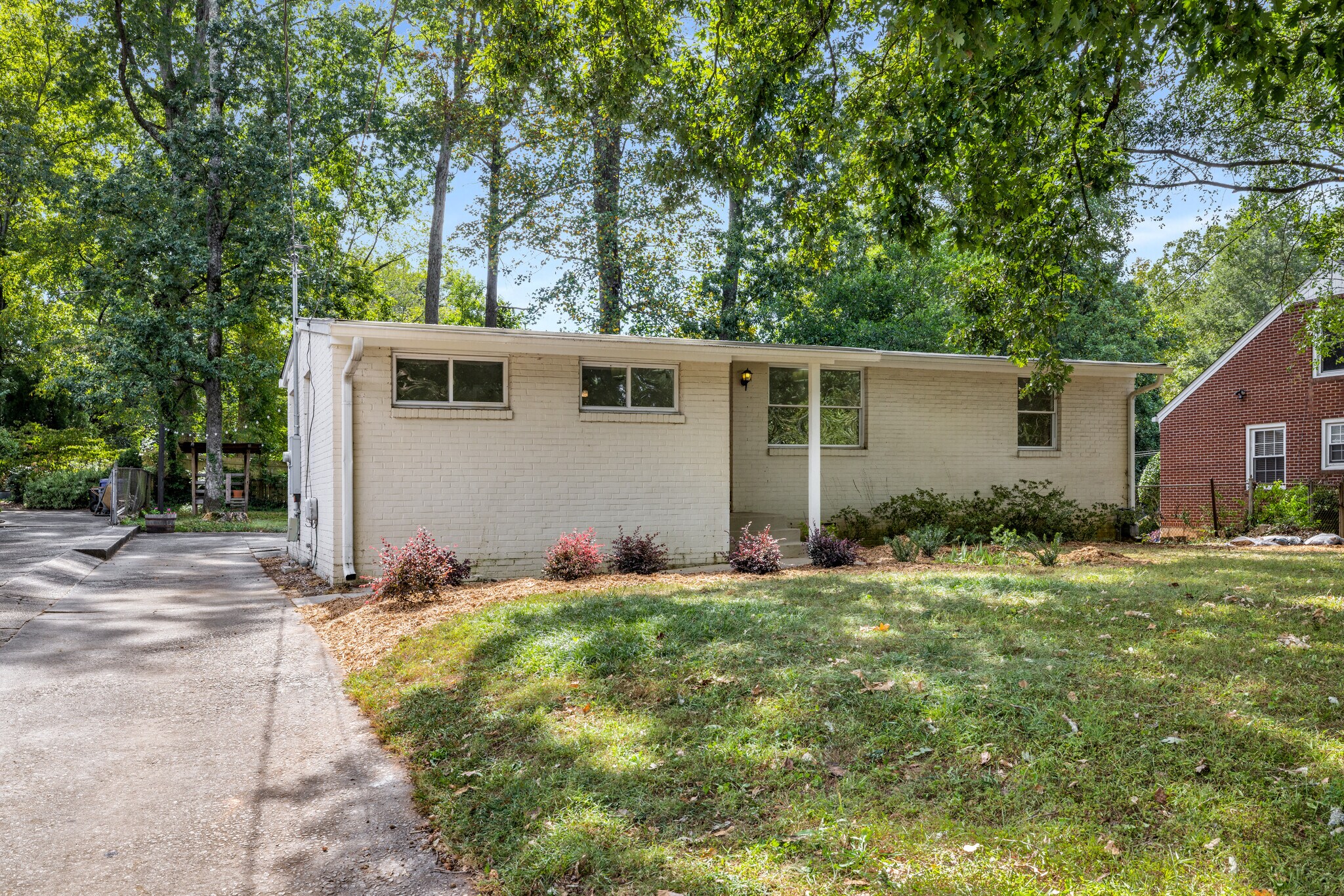 Building Photo - 1185 Oakfield Dr SE