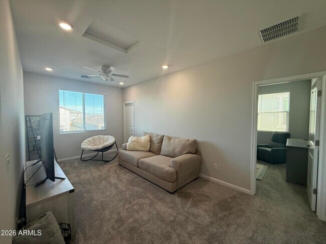 Building Photo - 18140 W Daley Ln