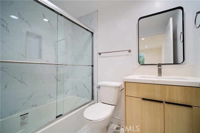 Building Photo - 257 S Ave 54