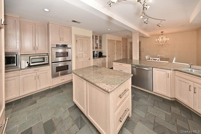 Building Photo - 27 Sky Meadow Rd