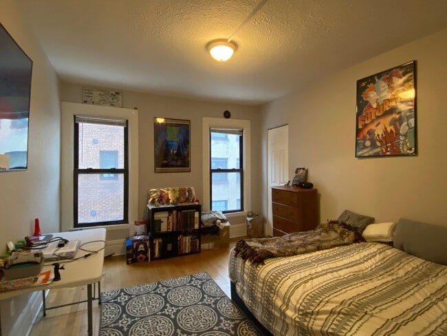 Building Photo - 3136 Lyndale Ave S