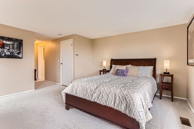 Building Photo - Single Family Home in West Linn with a Won...