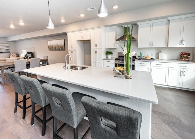 Building Photo - Luxury Executive Westside Townhouse with E...