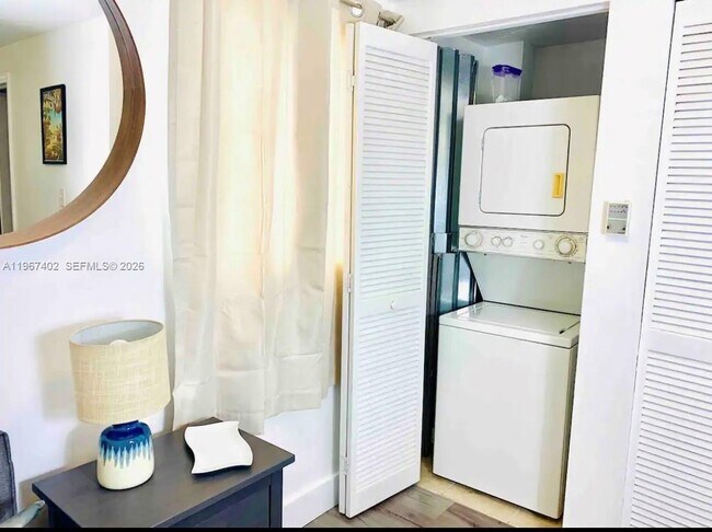 Building Photo - 821 SW 2nd St