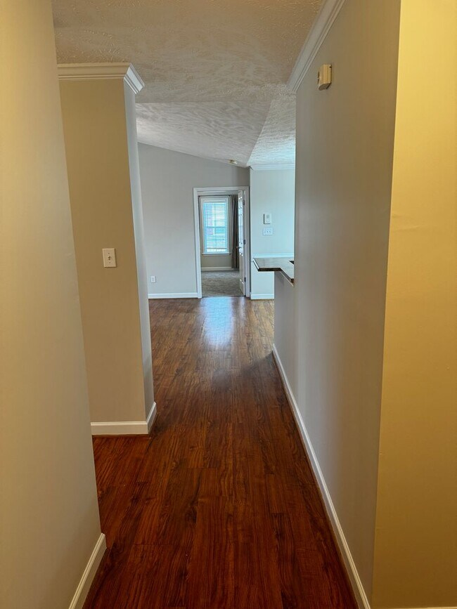 Building Photo - 2 Bedroom 2 Bath Condo