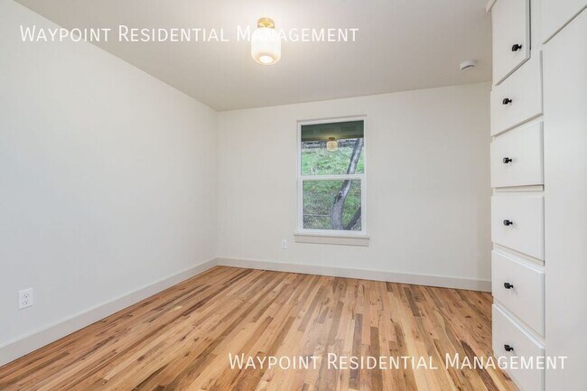 Building Photo - 2989 S Ivy St