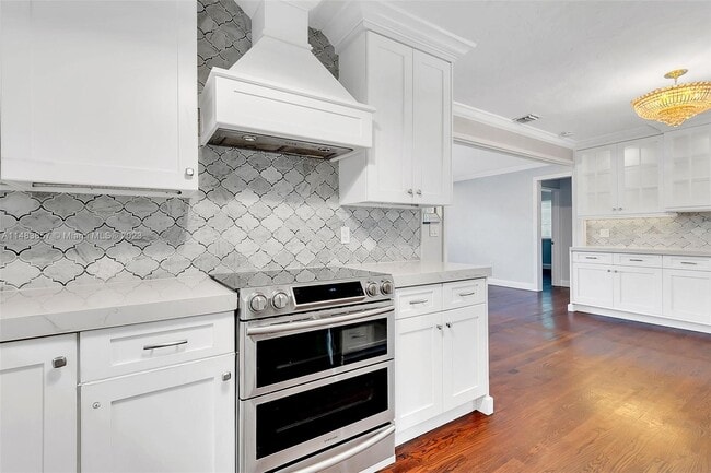 Building Photo - 2180 SW 24th St