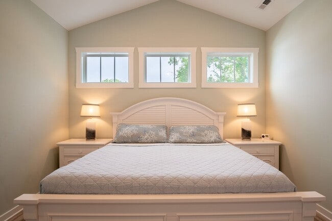 Building Photo - NEW, CLEAN OFF-SEASON RENTAL NOVEMBER THRO...