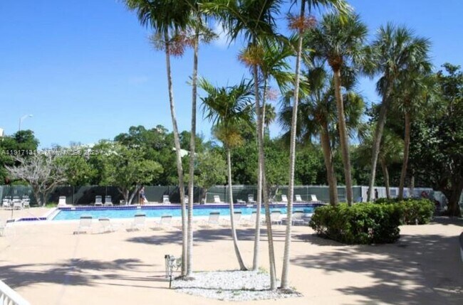 Building Photo - 7441 Wayne Ave