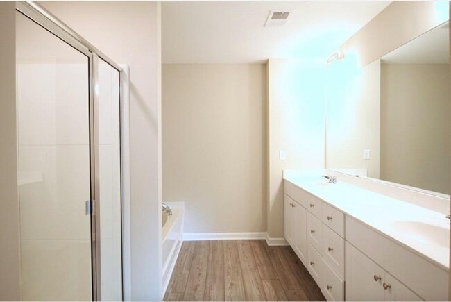 Building Photo - 6148 Lanier Harbor Lndg