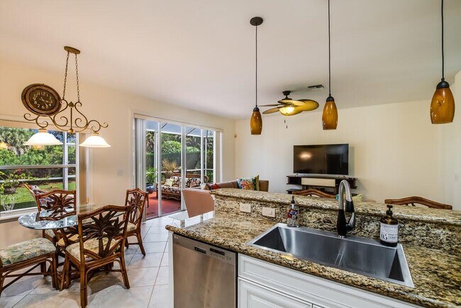 Building Photo - 3690 Old Lighthouse Cir