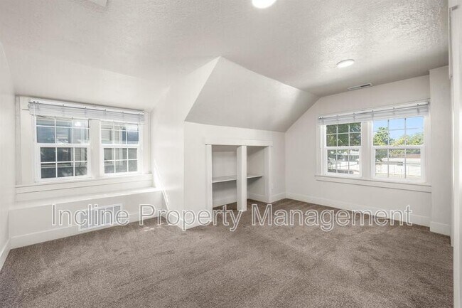 Building Photo - 43 N 100 W