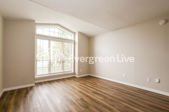 Building Photo - 2969 Ruskin St