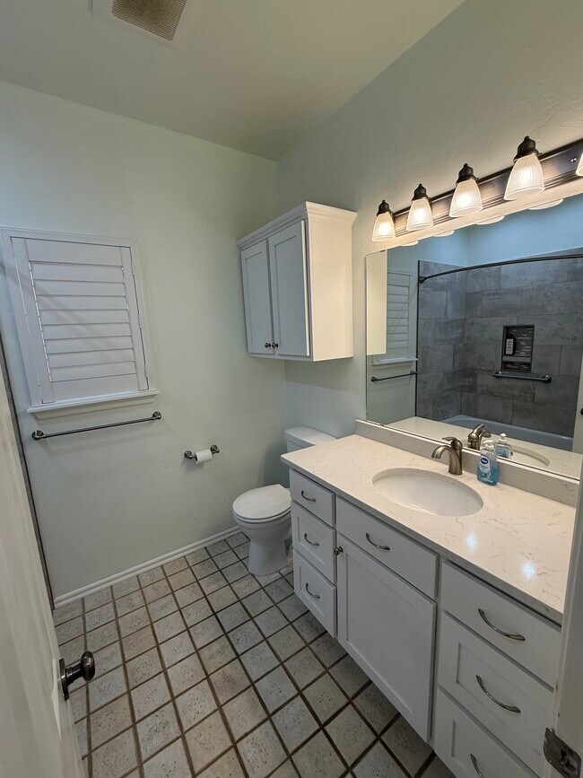 Building Photo - 1801 Sagewood Dr