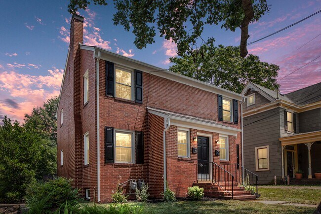 Building Photo - 819 Weedon St