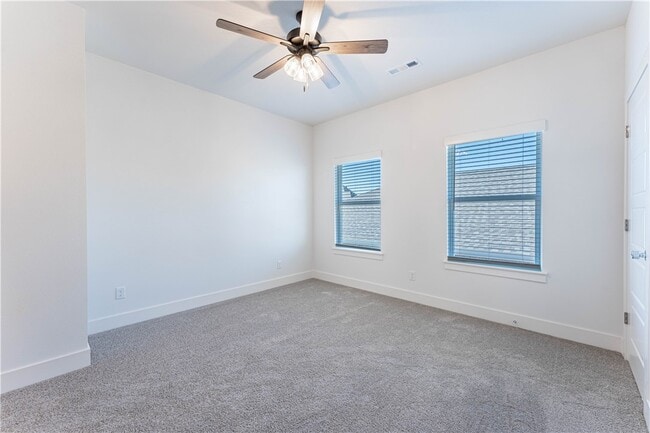 Building Photo - 6306 SW Luna Ln