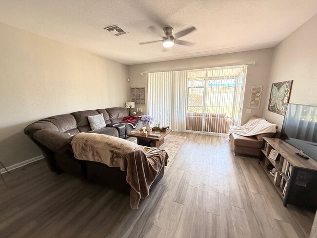 Building Photo - 7154 Showcase Ln