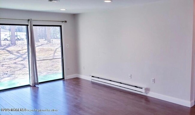 Building Photo - 102 Arrowood Rd