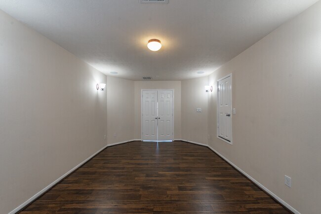 Building Photo - 26302 Fox Ridge Ln