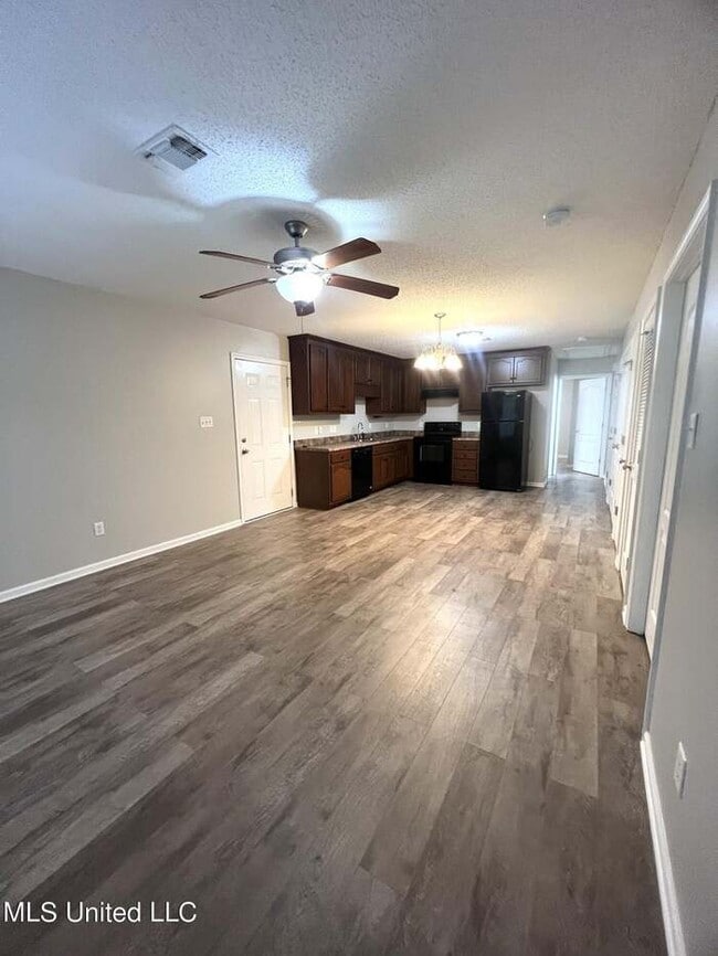 Building Photo - 4 Ivy Cove