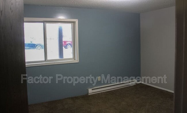 Building Photo - 418 Allan Ave