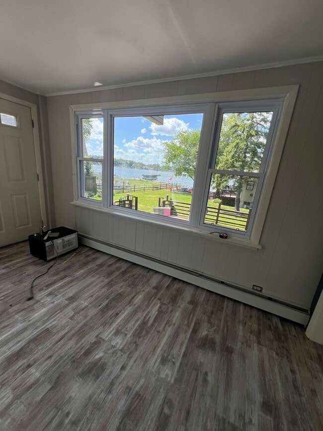 Building Photo - 46 N Lake Ave