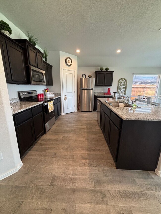 Building Photo - 9208 Castorian Dr