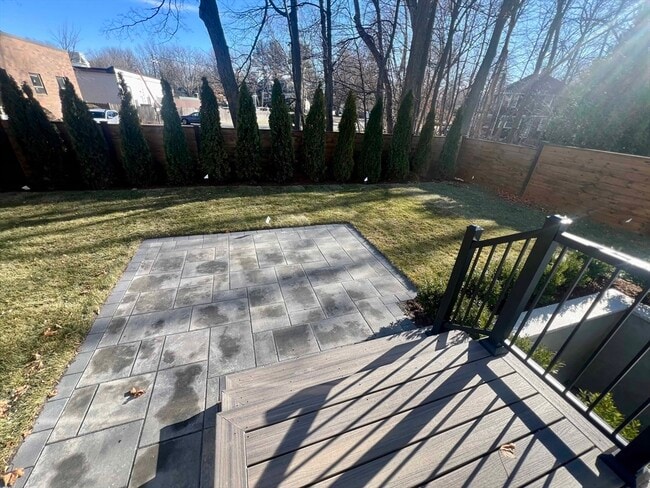 Building Photo - 10 Webber Ave