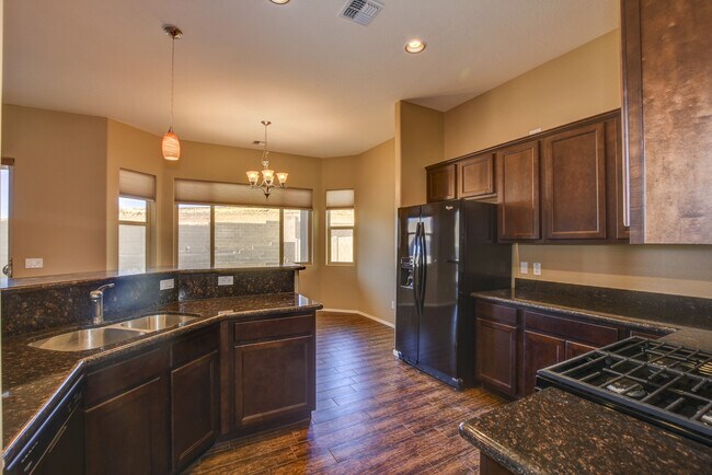 Building Photo - 3 bed, 2 bath Granville Home for Rent!