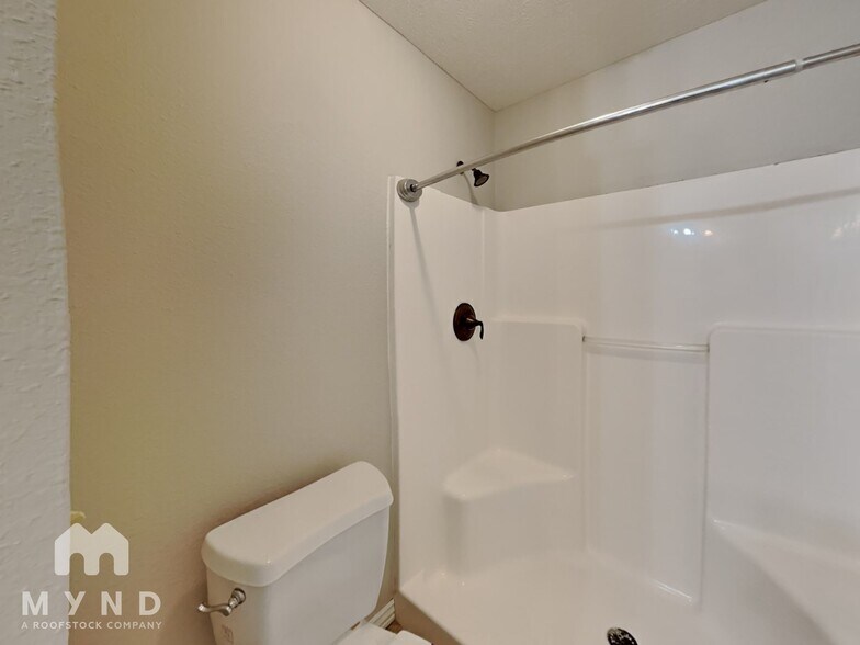 Building Photo - 5673 S Lexington Ave