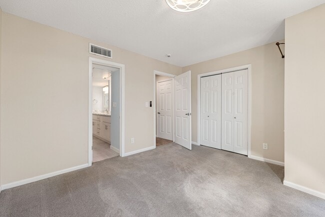 Building Photo - 6453 Bayou Glen Rd