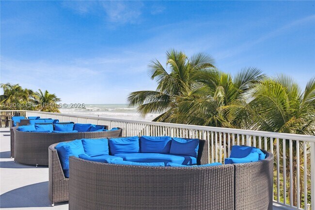 Building Photo - 5401 Collins Ave