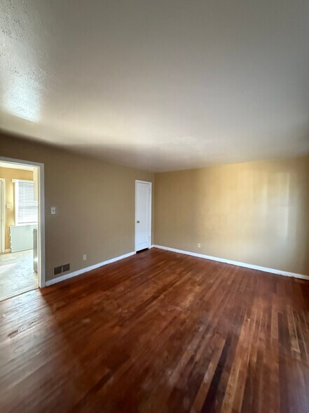 Building Photo - 1525 E Caramillo St