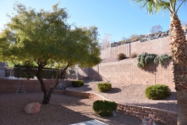 Building Photo - 2057 King Mesa Dr
