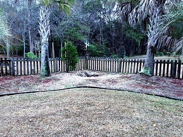 Building Photo - 215 Arbor Oaks Dr