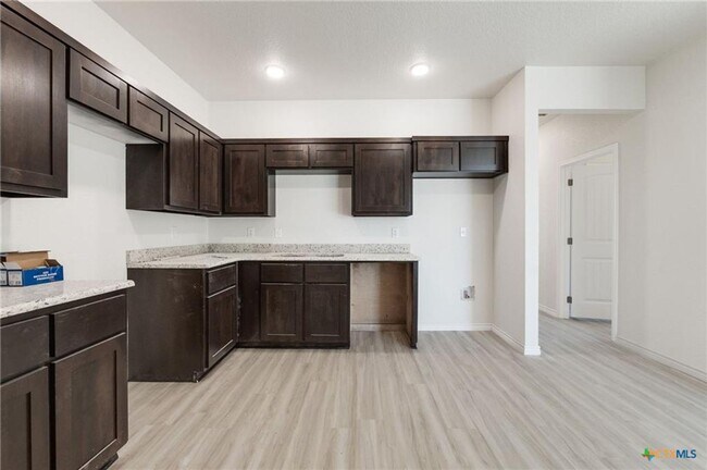 Building Photo - 508 Adley Ave