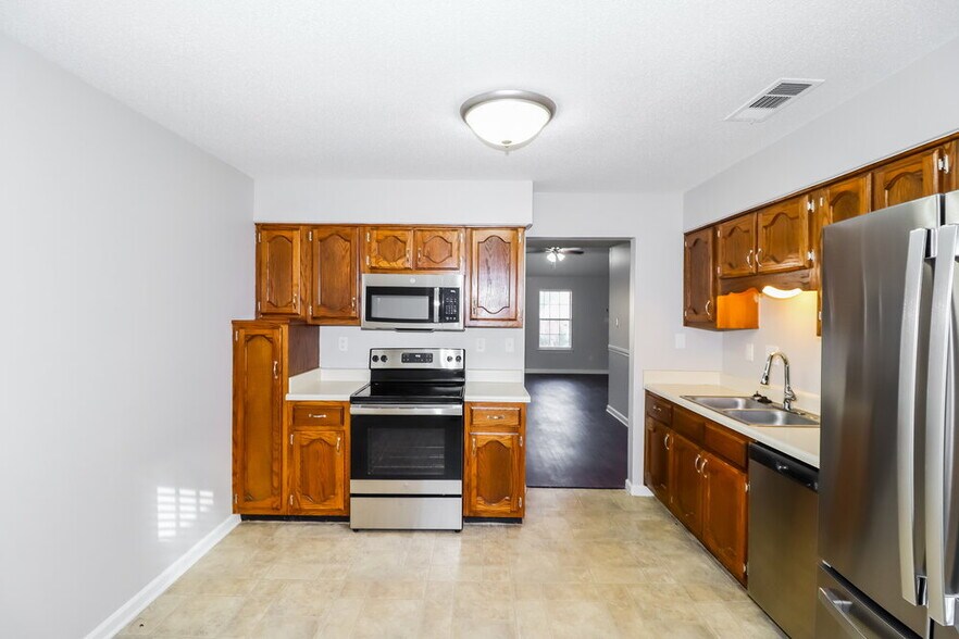 Building Photo - 1663 Ranmar Dr